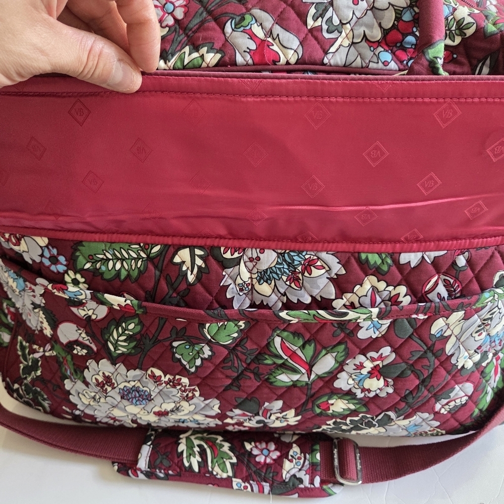 Vera Bradley Traveler Bag In Bordeaux Blooms. - Picture 6 of 11